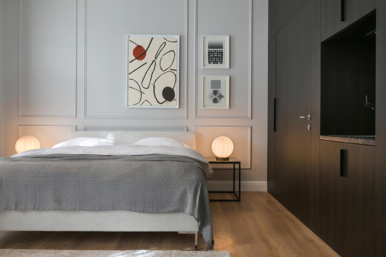 Bumblebee Luxury Apartment